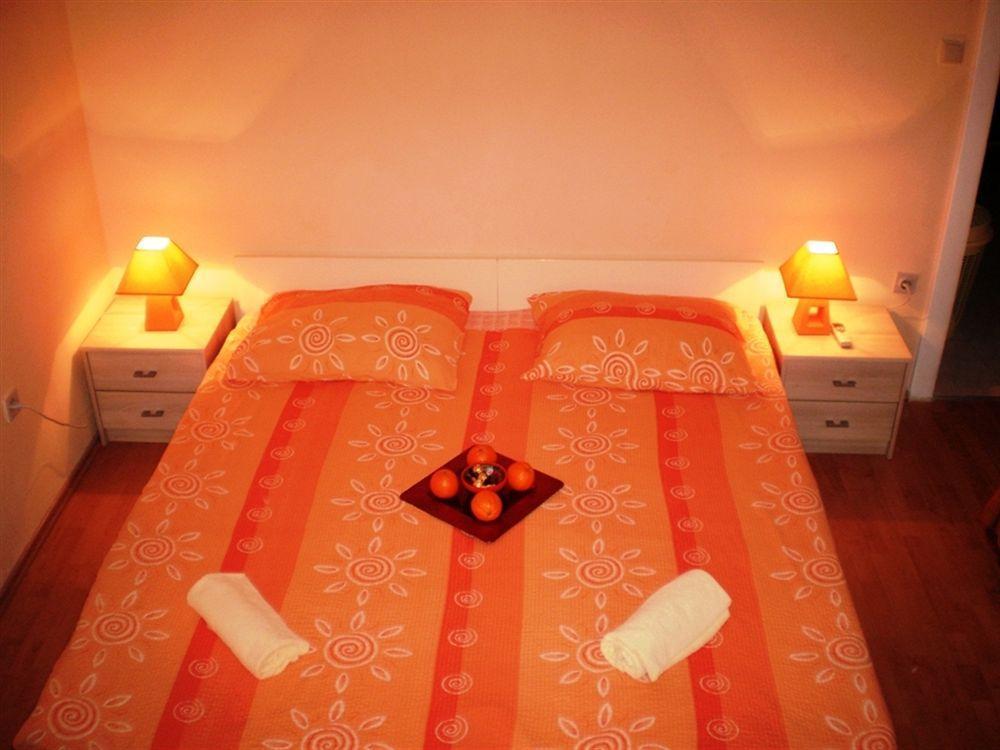 ספליט Guest House With Garden - Zuvan מראה חיצוני תמונה